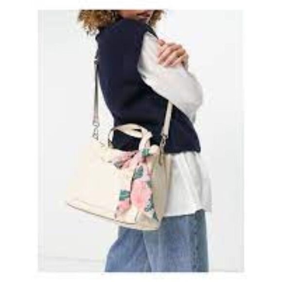 STEVE MADDEN Parker White Faux Leather Crossbody Adjustable Strap Scarf Totebag - Picture 2 of 7